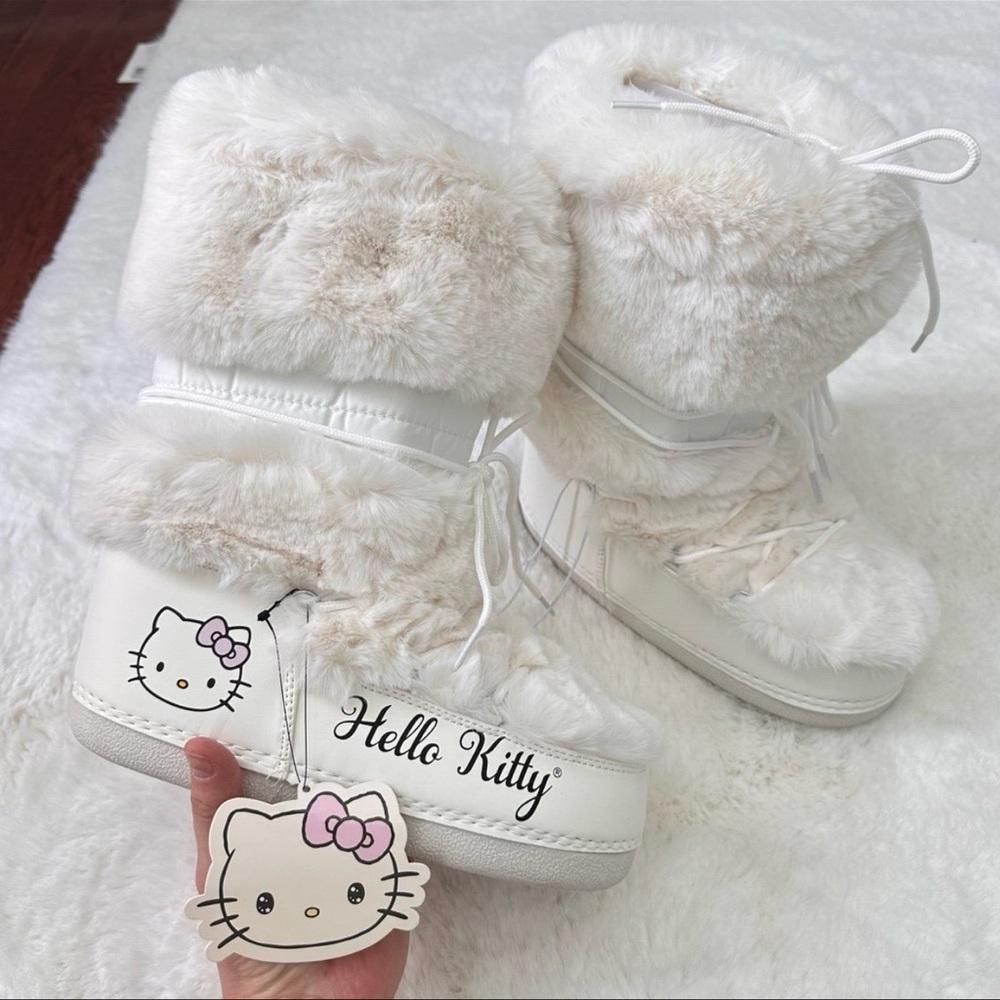 Forever 21 Hello Kitty Snowboots White Pink New Woman’s Moonboots‎ Style Kawaii